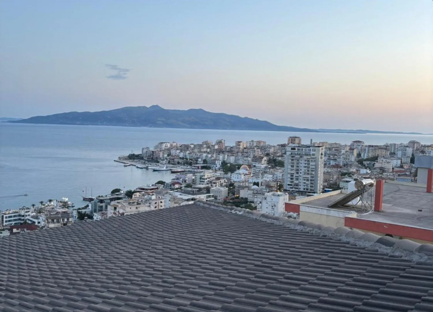 Sky Home Sarande 0*,